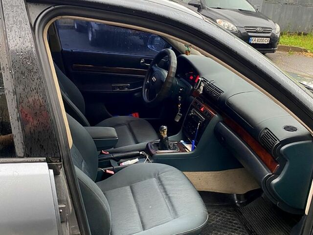 Серый Ауди А4, объемом двигателя 1.8 л и пробегом 334 тыс. км за 2900 $, фото 8 на Automoto.ua