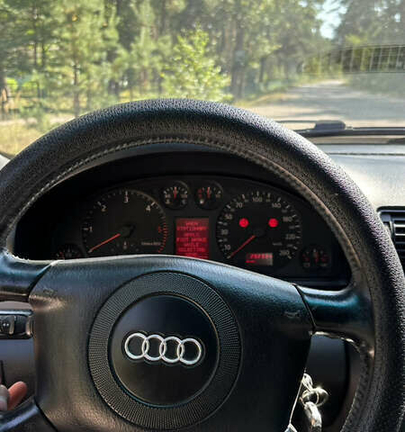 Сірий Ауді А4, об'ємом двигуна 2.5 л та пробігом 230 тис. км за 4333 $, фото 15 на Automoto.ua