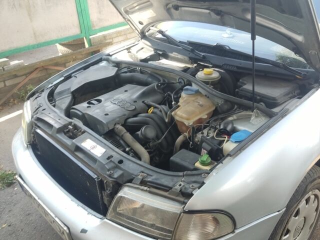 Серый Ауди А4, объемом двигателя 1.6 л и пробегом 220 тыс. км за 2100 $, фото 7 на Automoto.ua