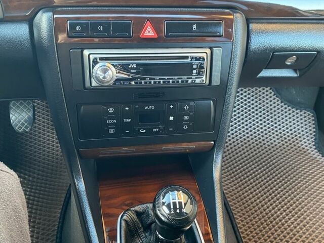 Серый Ауди А4, объемом двигателя 1.9 л и пробегом 337 тыс. км за 4800 $, фото 9 на Automoto.ua