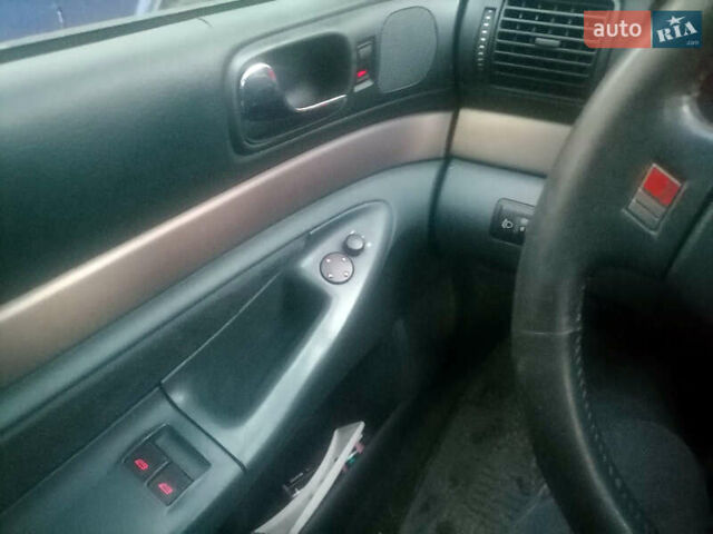 Ауді А4 1999 у Бурштыне на Automoto.ua Сірий Ауді А4, об'ємом двигуна 1.8 л та пробігом 310 тис. км за 2900 $, фото 2 на Automoto.ua