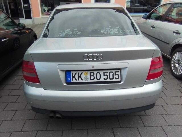 Сірий Ауді А4, об'ємом двигуна 2.4 л та пробігом 340 тис. км за 2351 $, фото 1 на Automoto.ua