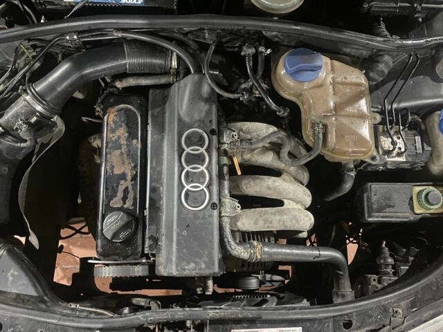 Сірий Ауді А4, об'ємом двигуна 1.6 л та пробігом 200 тис. км за 1250 $, фото 7 на Automoto.ua