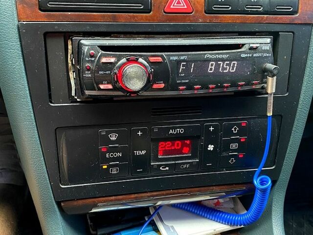 Серый Ауди А4, объемом двигателя 1.8 л и пробегом 334 тыс. км за 2900 $, фото 11 на Automoto.ua