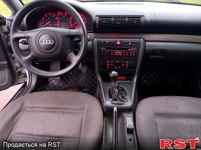 Серый Ауди А4, объемом двигателя 1.6 л и пробегом 225 тыс. км за 3700 $, фото 13 на Automoto.ua