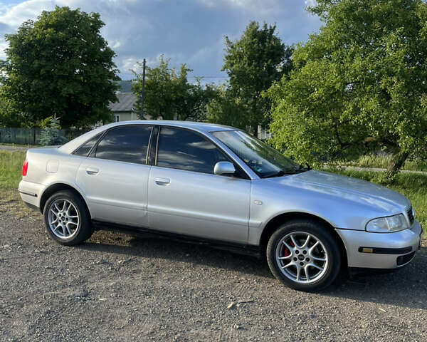 Сірий Ауді А4, об'ємом двигуна 1.6 л та пробігом 226 тис. км за 4200 $, фото 2 на Automoto.ua