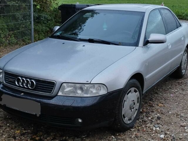 Сірий Ауді А4, об'ємом двигуна 2.4 л та пробігом 340 тис. км за 2351 $, фото 4 на Automoto.ua