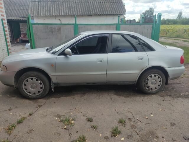 Серый Ауди А4, объемом двигателя 1.6 л и пробегом 220 тыс. км за 2100 $, фото 1 на Automoto.ua