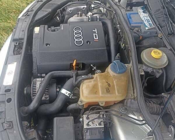 Сірий Ауді А4, об'ємом двигуна 1.9 л та пробігом 334 тис. км за 4200 $, фото 8 на Automoto.ua