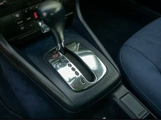 Сірий Ауді А4, об'ємом двигуна 1.8 л та пробігом 295 тис. км за 4299 $, фото 7 на Automoto.ua