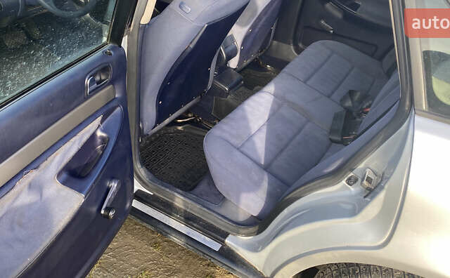 Сірий Ауді А4, об'ємом двигуна 1.78 л та пробігом 212 тис. км за 2750 $, фото 8 на Automoto.ua