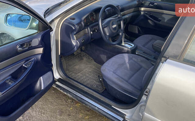 Сірий Ауді А4, об'ємом двигуна 1.78 л та пробігом 212 тис. км за 2750 $, фото 7 на Automoto.ua