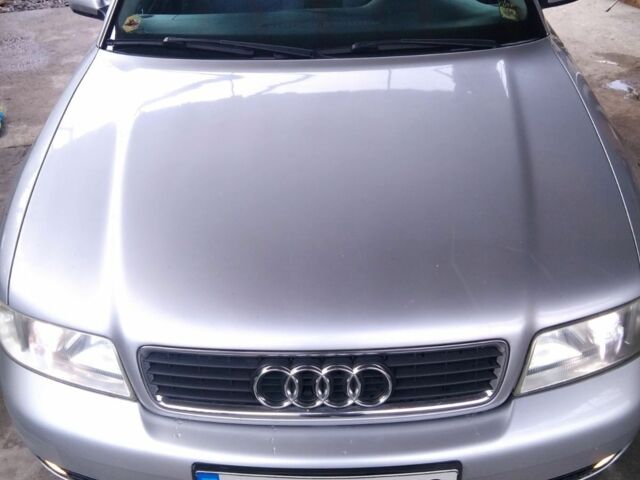 Серый Ауди А4, объемом двигателя 1.8 л и пробегом 210 тыс. км за 3500 $, фото 1 на Automoto.ua