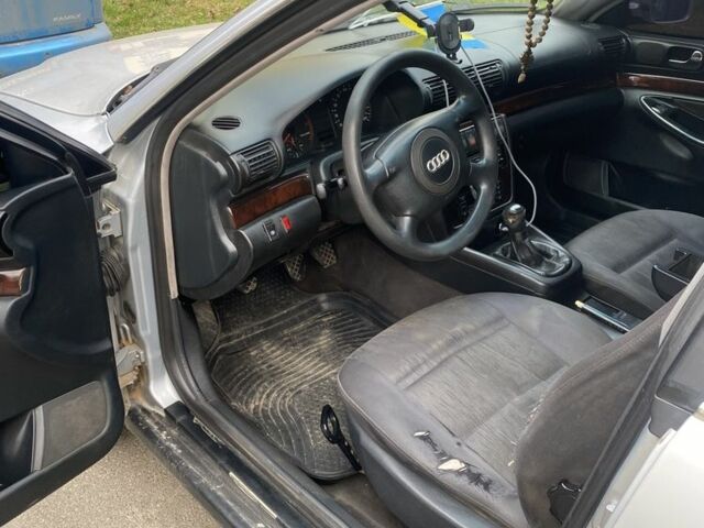 Серый Ауди А4, объемом двигателя 2.5 л и пробегом 3 тыс. км за 2000 $, фото 1 на Automoto.ua