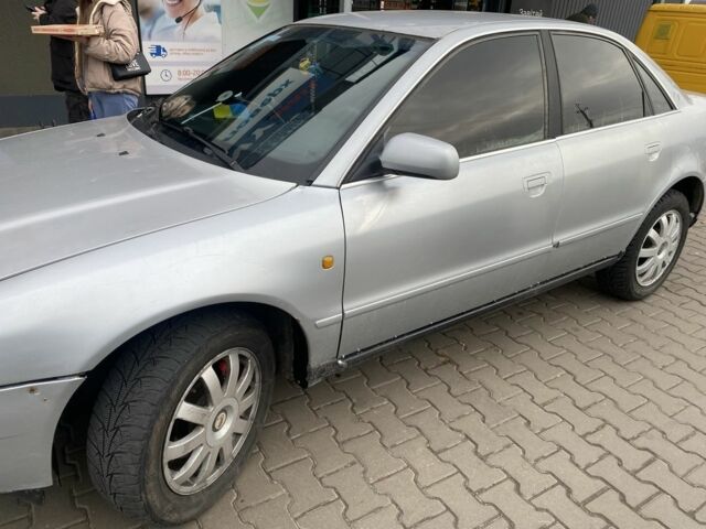 Сірий Ауді А4, об'ємом двигуна 2.5 л та пробігом 3 тис. км за 2000 $, фото 2 на Automoto.ua