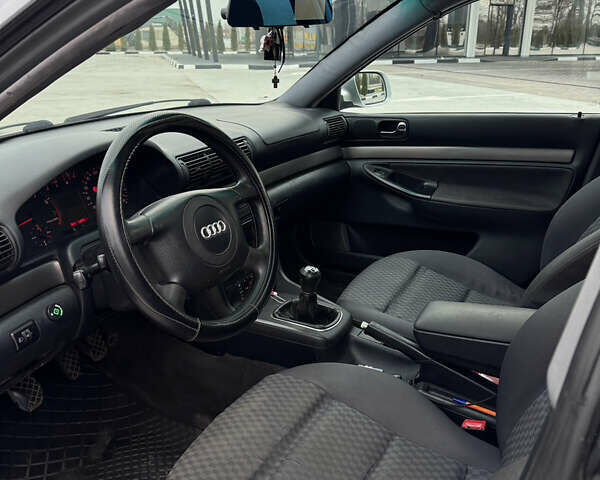 Сірий Ауді А4, об'ємом двигуна 1.6 л та пробігом 390 тис. км за 3700 $, фото 10 на Automoto.ua