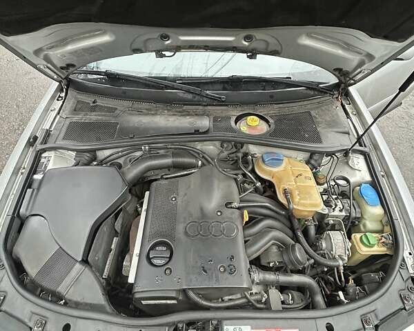 Серый Ауди А4, объемом двигателя 1.6 л и пробегом 341 тыс. км за 3650 $, фото 10 на Automoto.ua