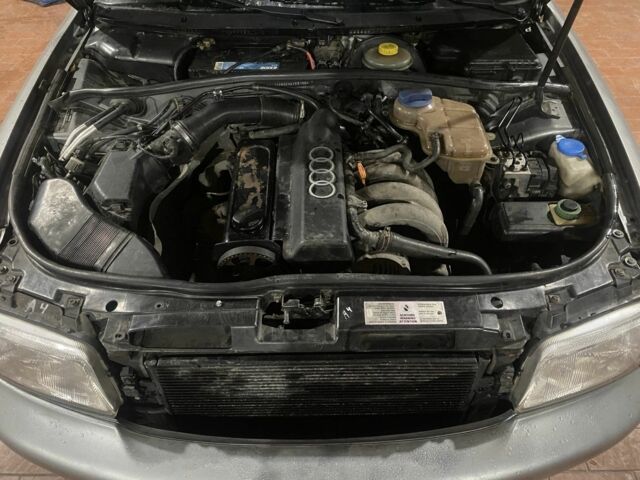 Сірий Ауді А4, об'ємом двигуна 1.6 л та пробігом 200 тис. км за 1250 $, фото 5 на Automoto.ua