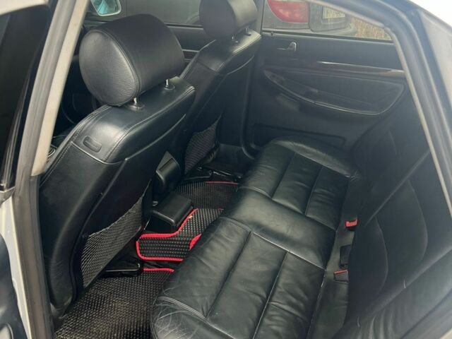 Сірий Ауді А4, об'ємом двигуна 2.5 л та пробігом 372 тис. км за 3600 $, фото 5 на Automoto.ua