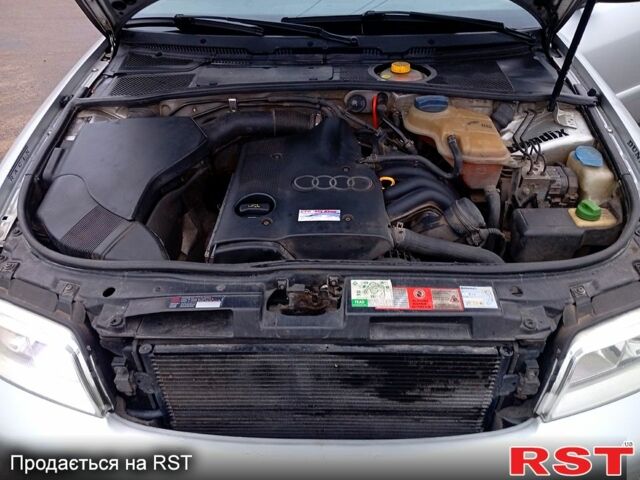 Серый Ауди А4, объемом двигателя 1.6 л и пробегом 225 тыс. км за 3700 $, фото 10 на Automoto.ua