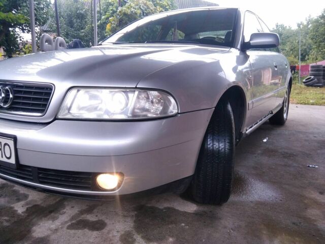 Серый Ауди А4, объемом двигателя 1.8 л и пробегом 210 тыс. км за 3500 $, фото 2 на Automoto.ua