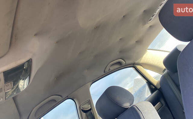 Сірий Ауді А4, об'ємом двигуна 1.78 л та пробігом 212 тис. км за 2750 $, фото 13 на Automoto.ua