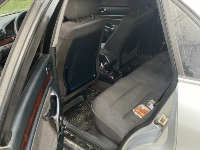 Сірий Ауді А4, об'ємом двигуна 2.5 л та пробігом 3 тис. км за 2000 $, фото 3 на Automoto.ua