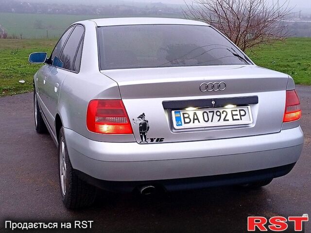 Серый Ауди А4, объемом двигателя 1.6 л и пробегом 225 тыс. км за 3700 $, фото 5 на Automoto.ua