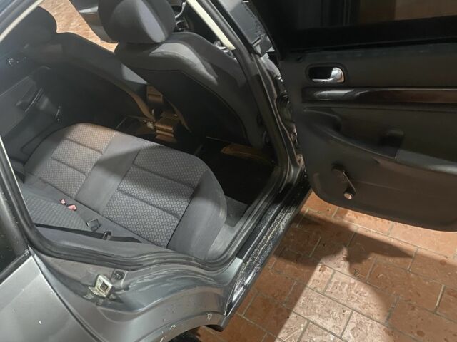 Сірий Ауді А4, об'ємом двигуна 1.6 л та пробігом 200 тис. км за 1250 $, фото 3 на Automoto.ua