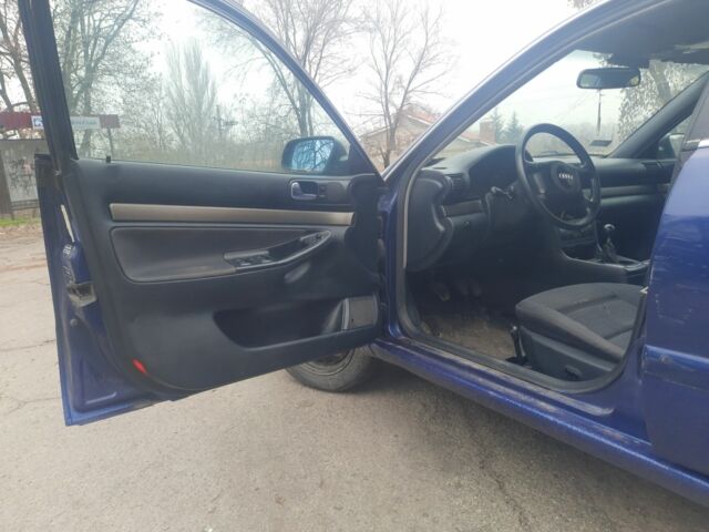 Серый Ауди А4, объемом двигателя 1.9 л и пробегом 500 тыс. км за 1800 $, фото 11 на Automoto.ua