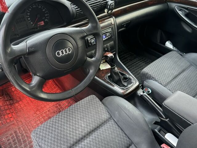 Серый Ауди А4, объемом двигателя 1.9 л и пробегом 410 тыс. км за 1850 $, фото 5 на Automoto.ua