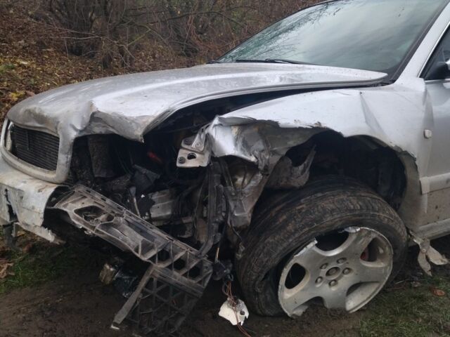 Сірий Ауді А4, об'ємом двигуна 0 л та пробігом 383 тис. км за 1500 $, фото 4 на Automoto.ua