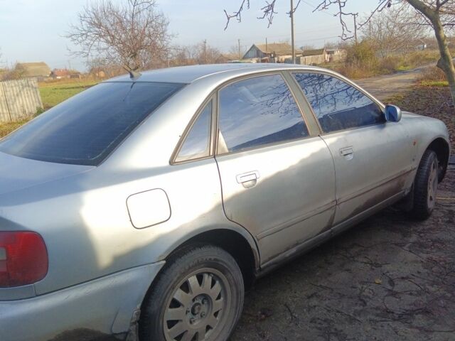 Серый Ауди А4, объемом двигателя 2 л и пробегом 380 тыс. км за 1613 $, фото 1 на Automoto.ua