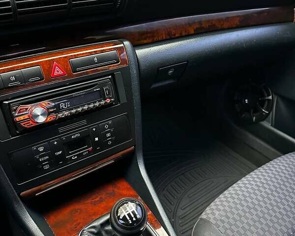 Серый Ауди А4, объемом двигателя 1.9 л и пробегом 341 тыс. км за 3000 $, фото 10 на Automoto.ua