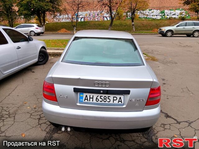 Серый Ауди А4, объемом двигателя 1.9 л и пробегом 378 тыс. км за 4000 $, фото 2 на Automoto.ua