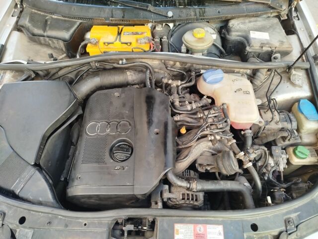 Серый Ауди А4, объемом двигателя 1.8 л и пробегом 486 тыс. км за 3400 $, фото 6 на Automoto.ua