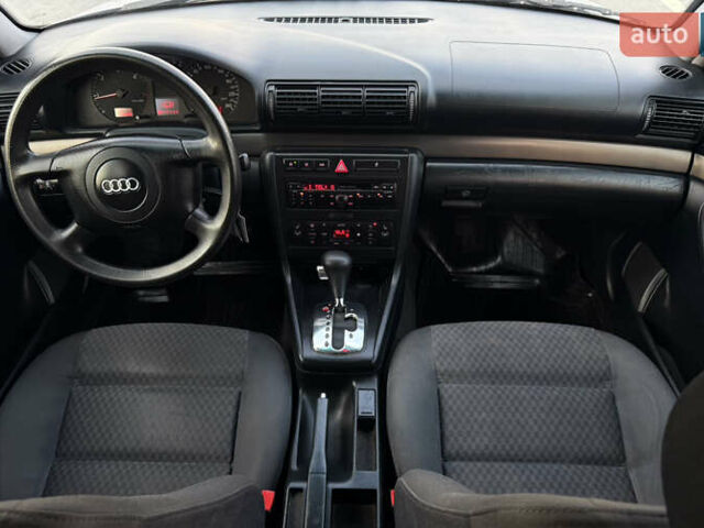 Сірий Ауді А4, об'ємом двигуна 1.9 л та пробігом 197 тис. км за 4950 $, фото 35 на Automoto.ua