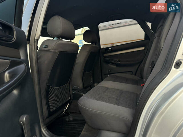 Сірий Ауді А4, об'ємом двигуна 1.9 л та пробігом 197 тис. км за 4950 $, фото 31 на Automoto.ua