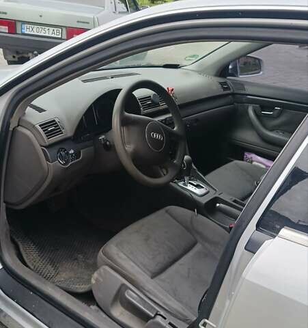 Серый Ауди А4, объемом двигателя 2 л и пробегом 271 тыс. км за 4000 $, фото 3 на Automoto.ua