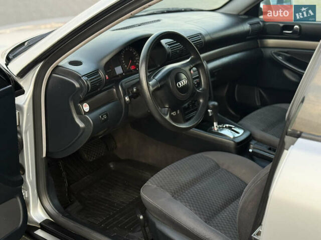 Сірий Ауді А4, об'ємом двигуна 1.9 л та пробігом 197 тис. км за 4950 $, фото 29 на Automoto.ua