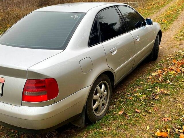 Серый Ауди А4, объемом двигателя 1.8 л и пробегом 289 тыс. км за 5100 $, фото 1 на Automoto.ua