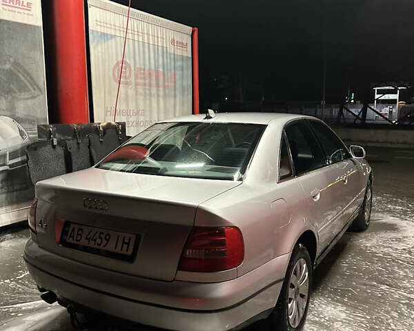 Сірий Ауді А4, об'ємом двигуна 1.6 л та пробігом 210 тис. км за 3650 $, фото 11 на Automoto.ua