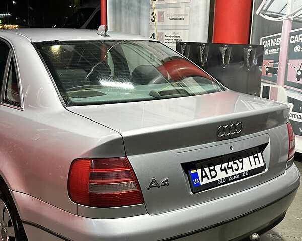 Сірий Ауді А4, об'ємом двигуна 1.6 л та пробігом 210 тис. км за 3650 $, фото 10 на Automoto.ua
