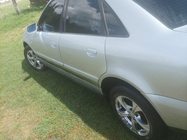 Сірий Ауді А4, об'ємом двигуна 1.6 л та пробігом 1 тис. км за 3200 $, фото 6 на Automoto.ua