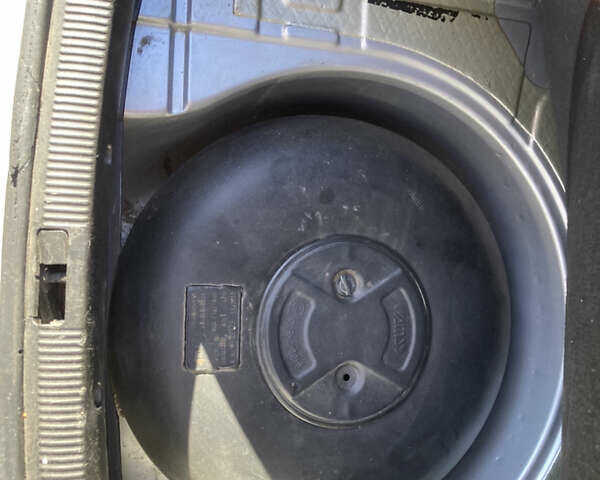 Серый Ауди А4, объемом двигателя 1.6 л и пробегом 291 тыс. км за 4500 $, фото 7 на Automoto.ua