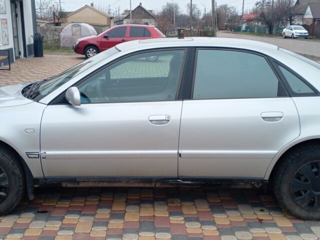 Серый Ауди А4, объемом двигателя 1.8 л и пробегом 370 тыс. км за 2700 $, фото 5 на Automoto.ua