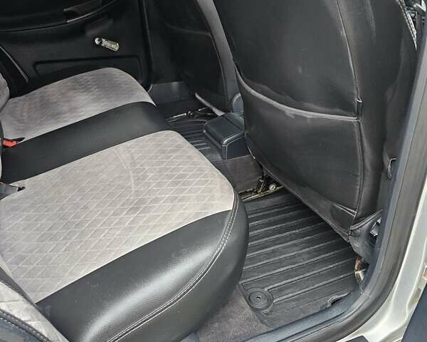 Серый Ауди А4, объемом двигателя 1.9 л и пробегом 390 тыс. км за 5500 $, фото 10 на Automoto.ua