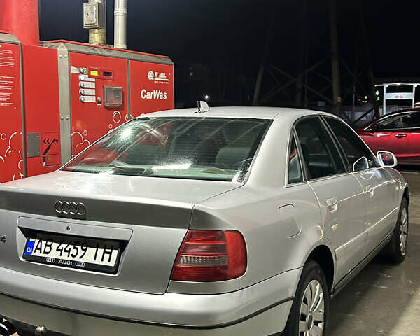 Сірий Ауді А4, об'ємом двигуна 1.6 л та пробігом 210 тис. км за 3650 $, фото 1 на Automoto.ua