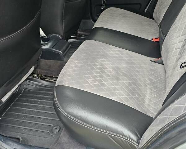 Серый Ауди А4, объемом двигателя 1.9 л и пробегом 390 тыс. км за 5500 $, фото 9 на Automoto.ua