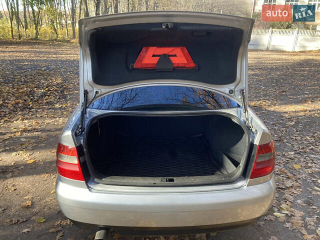 Серый Ауди А4, объемом двигателя 1.6 л и пробегом 291 тыс. км за 4500 $, фото 6 на Automoto.ua